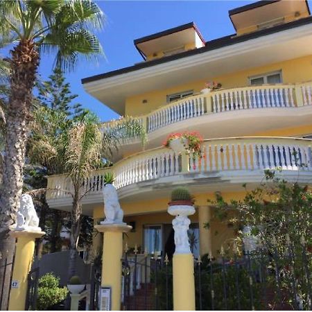 Cridda Hotel & Restaurant Gizzeria Ngoại thất bức ảnh
